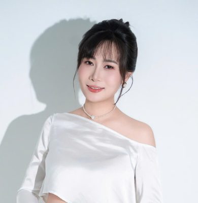 Sự tự tin và nội lực trong bài viết của Hồng Nhung Lapari về cháy lá sầu riêng