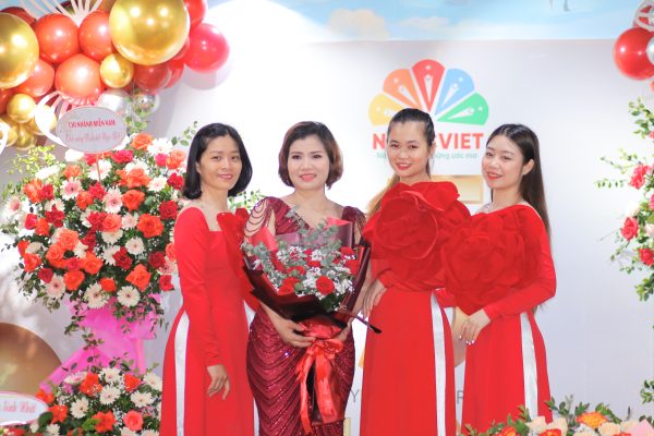 Nguyễn Hồng Ngọc đồng hành cùng bạn bè trong sự kiện kết nối
