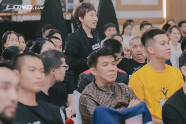 Nguyễn Thị Thiên Thảo chia sẻ và dẫn dắt tư duy làm đúng từ gốc, liên hệ con đường sầu riêng hữu cơ bền vững