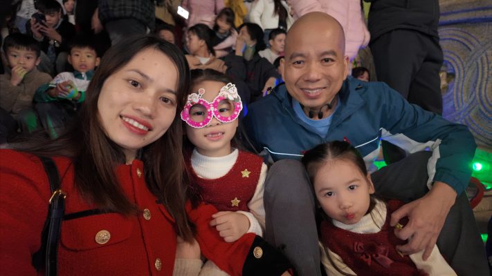 Gia đình Bác sĩ Lê Xuân Dương – nền tảng giá trị sống bền vững như chăm sóc hoa sầu riêng từ gốc