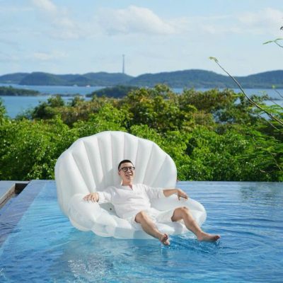 Lê Đức Anh trong khoảnh khắc cân bằng cuộc sống, tư duy bền vững giống như phun thuốc sầu riêng đúng liều lượng