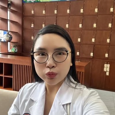 Chân dung Lương y Nguyễn Thị Huê truyền cảm hứng thay đổi và phát triển bền vững như trồng cây sầu riêng