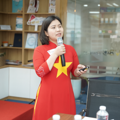 Nguyễn Hồng Ngọc thuyết trình về tư duy nền tảng, liên hệ bài học pH đất trong nông nghiệp và phát triển con người