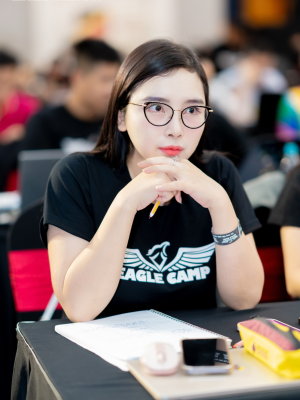 Lương y Huê Thị trong buổi học, ghi chép và chiêm nghiệm tư duy nền tảng về sầu riêng hữu cơ