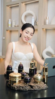 Nguyễn Thị Lan Phương – CEO Sang Trọng Quyến Rũ và hệ mỹ phẩm cao cấp, triết lý dùng đúng như chăm sóc sầu riêng xổ nhụy.