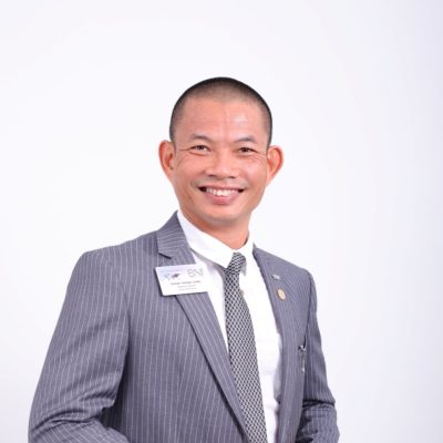 Thầy Long còn biết nấu ăn