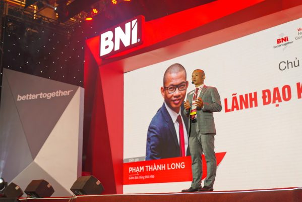 Thầy Phạm Thành Long chia sẻ tư duy lãnh đạo và chiến lược kinh doanh tại sự kiện BNI