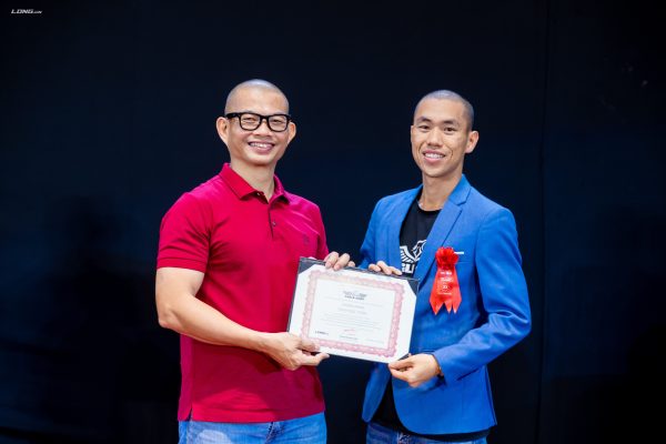 Thầy Phạm Thành Long huấn luyện trong một chương trình đỉnh cao